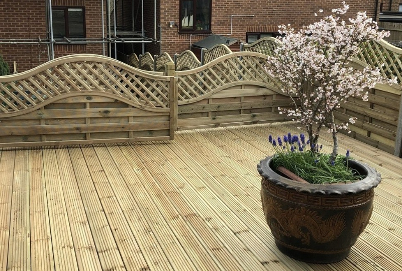 Which Decking Should I Choose? Milton Keynes, Buckinghamshire